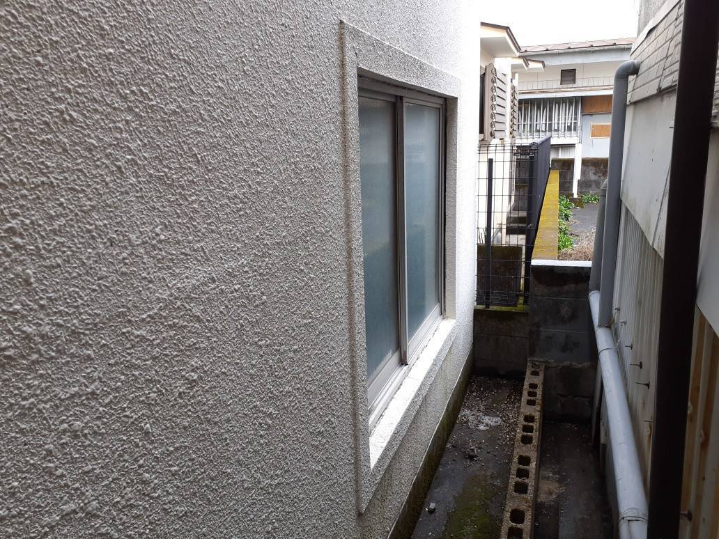 かがみ屋硝子店の【リシェント玄関ドア】取替工事・面格子取付工事の施工前の写真3