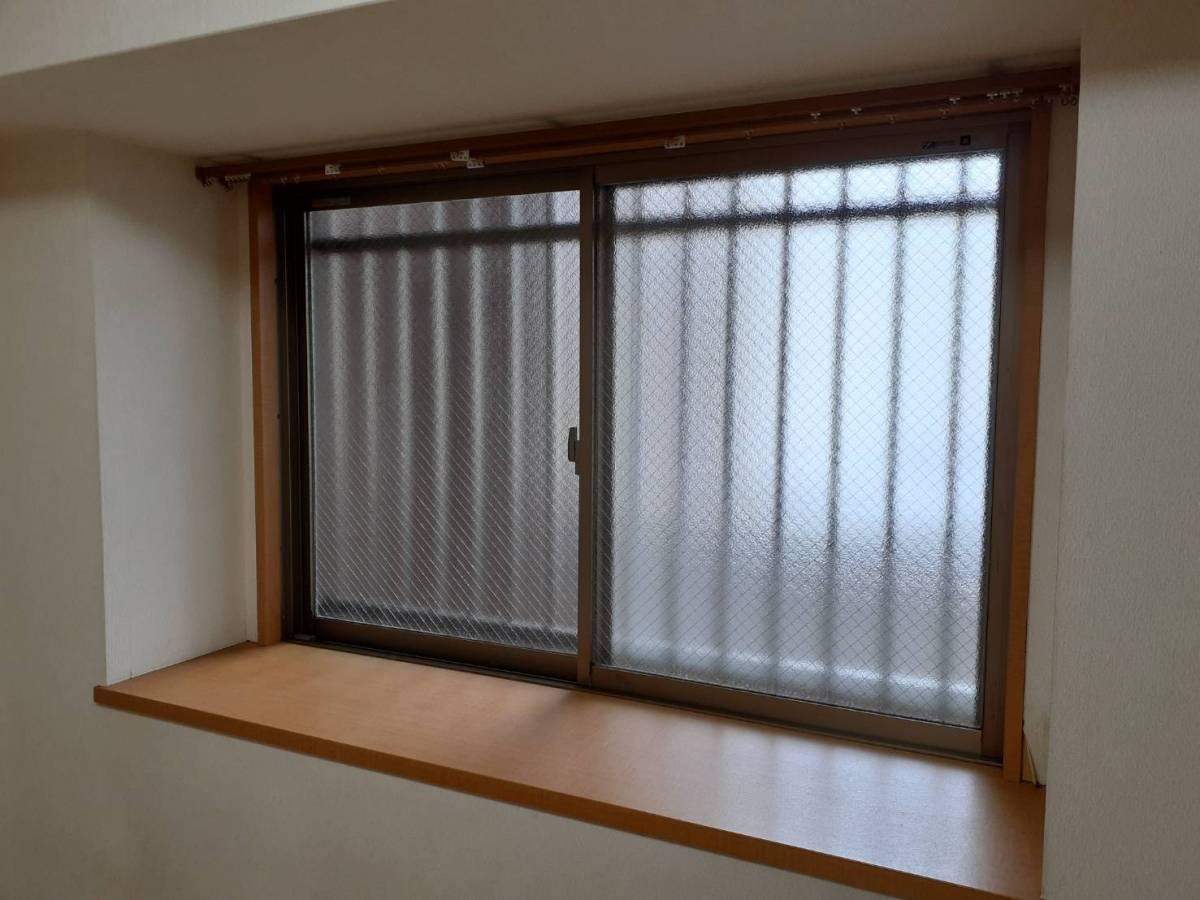 かがみ屋硝子店の【インプラス】内窓取付工事の施工前の写真1