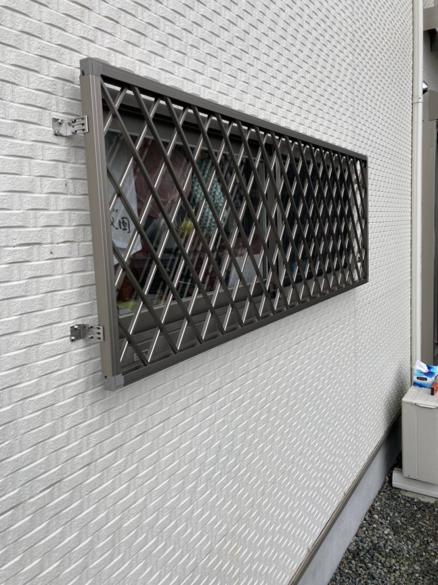 ミネオトーヨー住器の熱海市K様邸 面格子取付の施工後の写真1