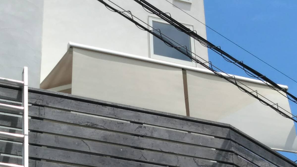 ミネオトーヨー住器の日除け対策 オーニング取付工事 ティータイムを楽しめるテラスに変身★神奈川県藤沢市の施工後の写真1
