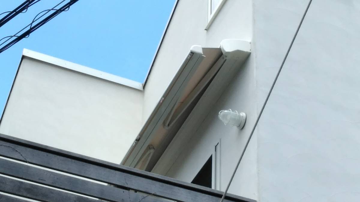 ミネオトーヨー住器の日除け対策 オーニング取付工事 ティータイムを楽しめるテラスに変身★神奈川県藤沢市の施工前の写真1