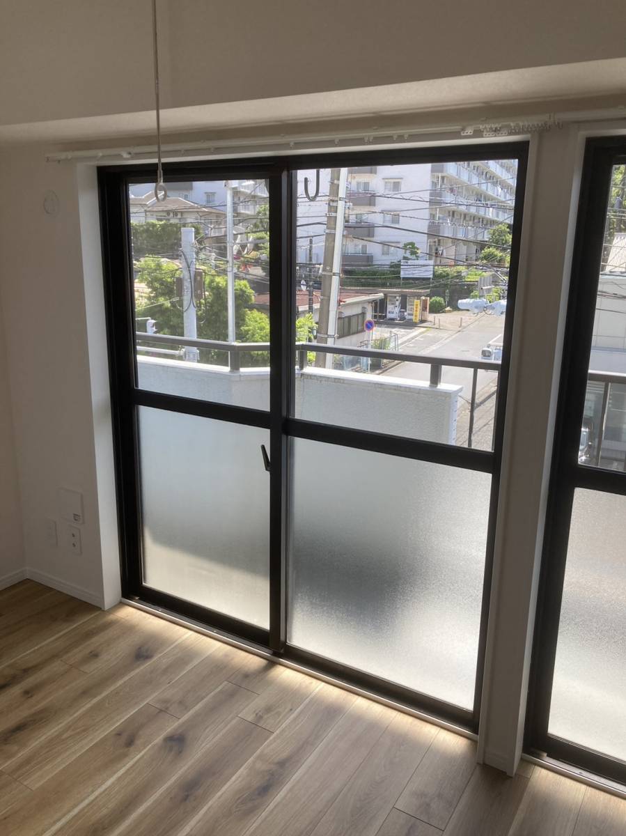 ミネオトーヨー住器の横浜市 S様邸 内窓3台取付の施工前の写真2