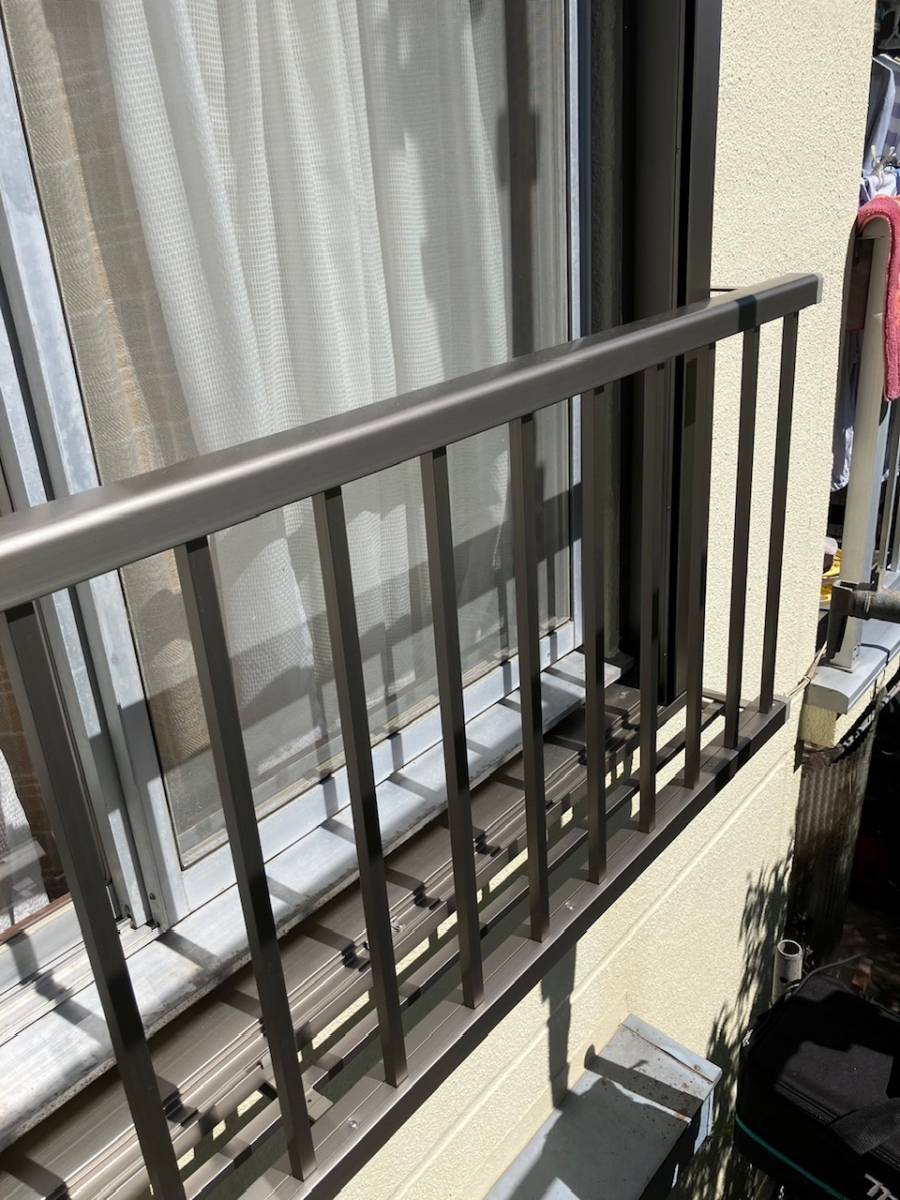 ミネオトーヨー住器の茅ヶ崎市 A様邸 アルミ手すりの取り付けの施工後の写真1