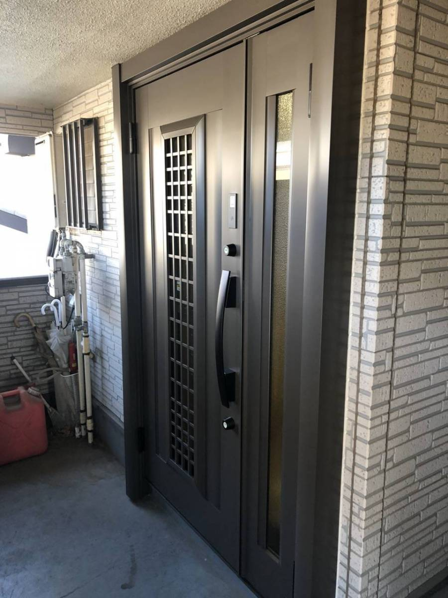 青梅トーヨー住器 所沢店の2ロック仕様で防犯性能UP!タッチキーも付けて施錠も快適!の施工後の写真1