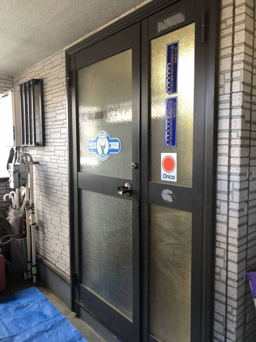 青梅トーヨー住器 所沢店の2ロック仕様で防犯性能UP!タッチキーも付けて施錠も快適!の施工前の写真1