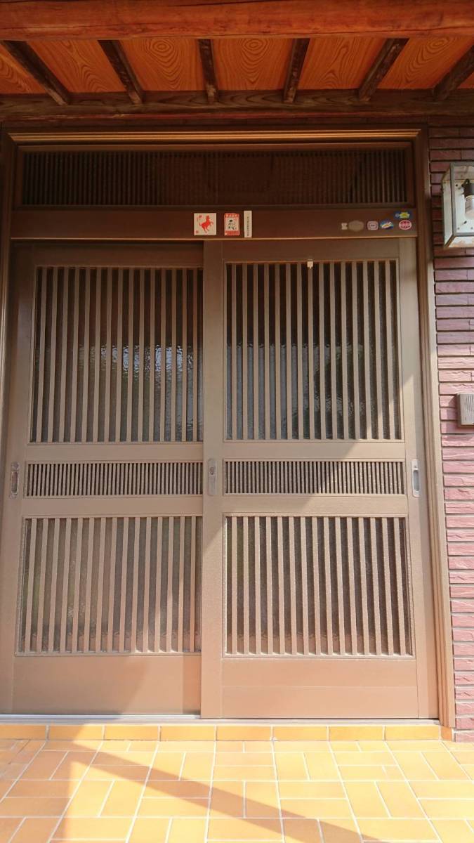 青梅トーヨー住器 所沢店のリシェント 玄関引き戸の施工前の写真1