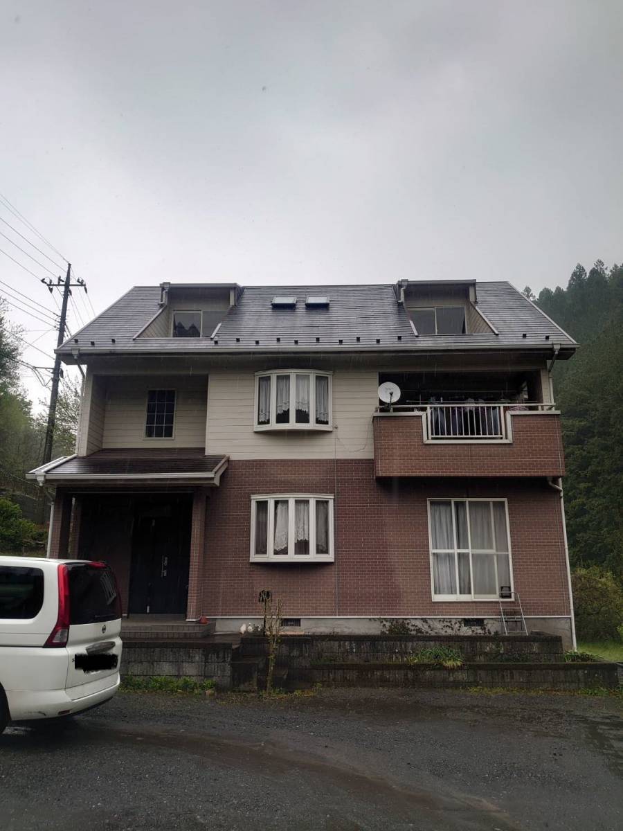青梅トーヨー住器 所沢店の屋根 リフォーム カバー工法の施工前の写真1