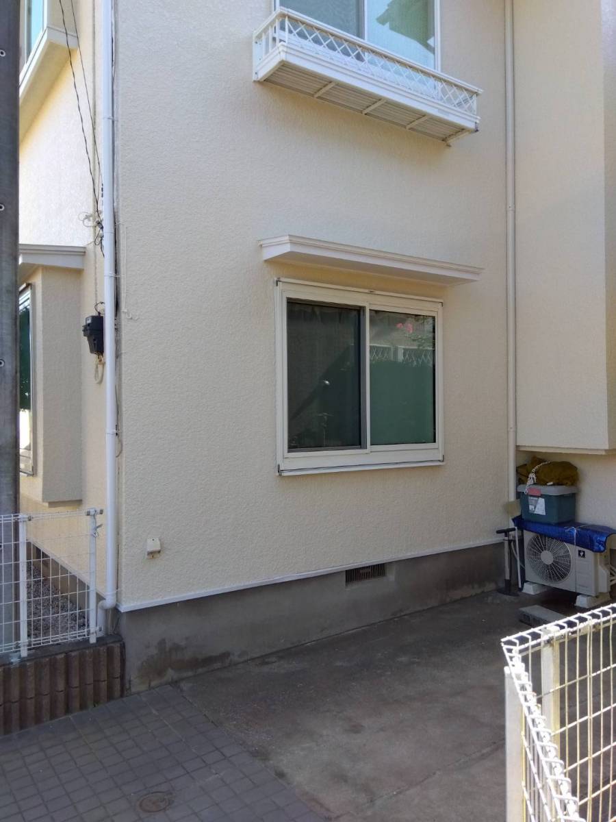 青梅トーヨー住器 所沢店のリフォームシャッター取付工事完了!の施工前の写真2