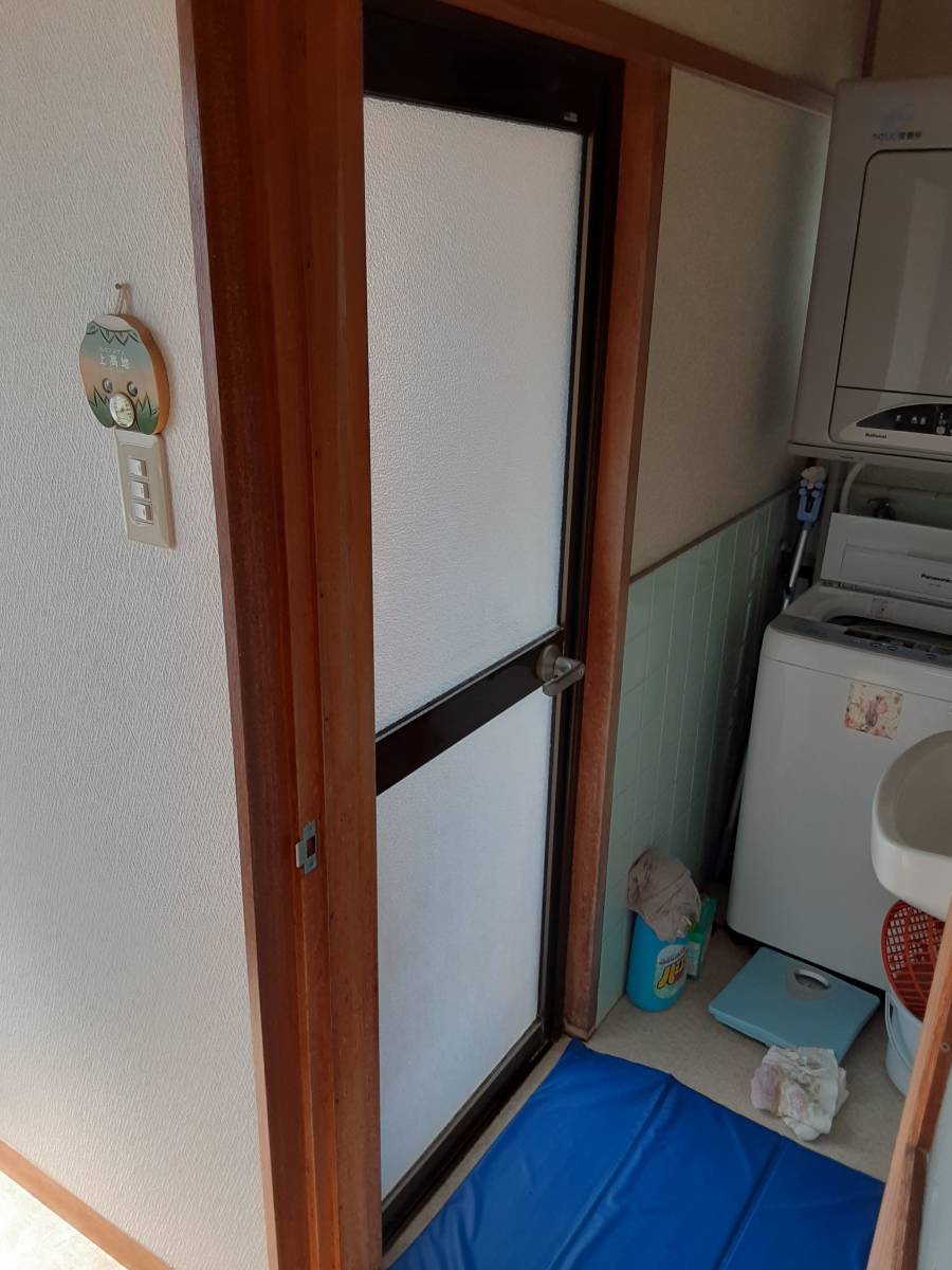 すまい:Reの0102 浴室ドア工事 橋本市 ドアリモ浴室ドアの施工前の写真1