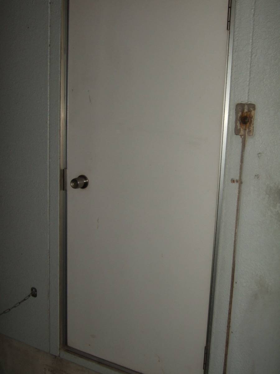 すまい:Reの0114 勝手口ドア交換 伊都郡かつらぎ町の施工前の写真1