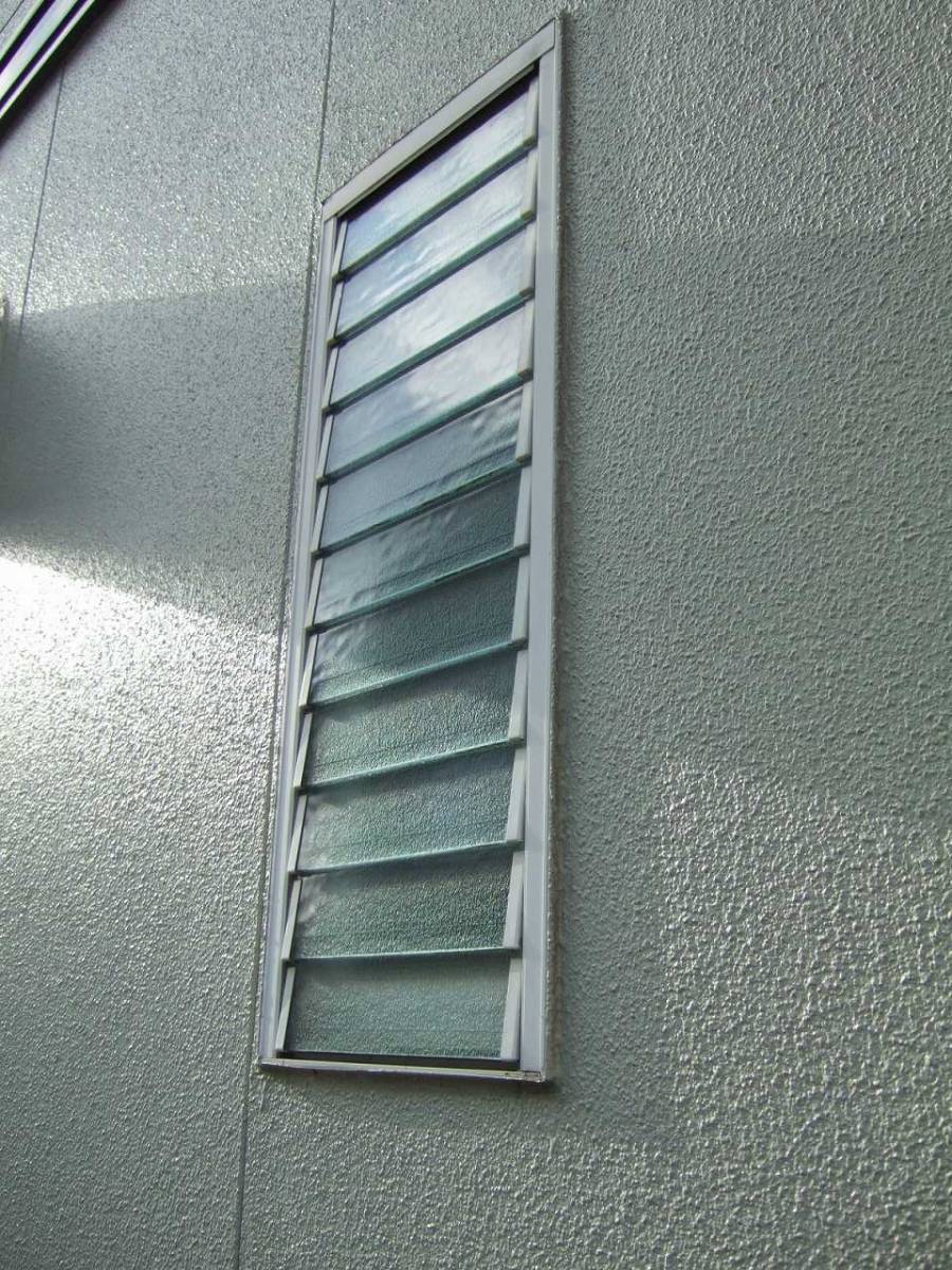 すまい:Reの0003 窓が開かないどうしよう~ 窓交換の施工前の写真1