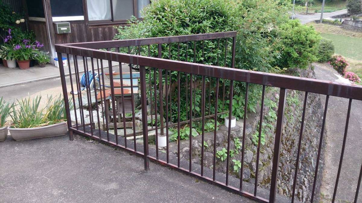 すまい:Reの0005 ベランダ手すりと防水工事の施工前の写真2