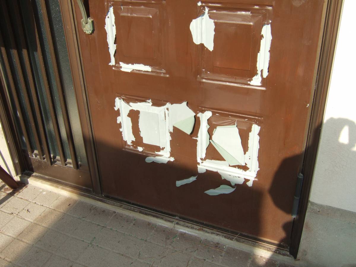 すまい:Reの0006 玄関ドア交換の施工前の写真2