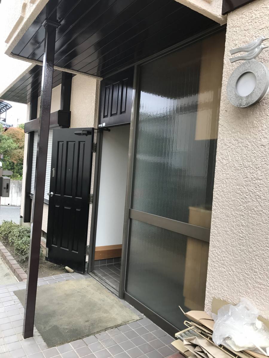 すまい:Reの0007 玄関ドア工事の施工前の写真3