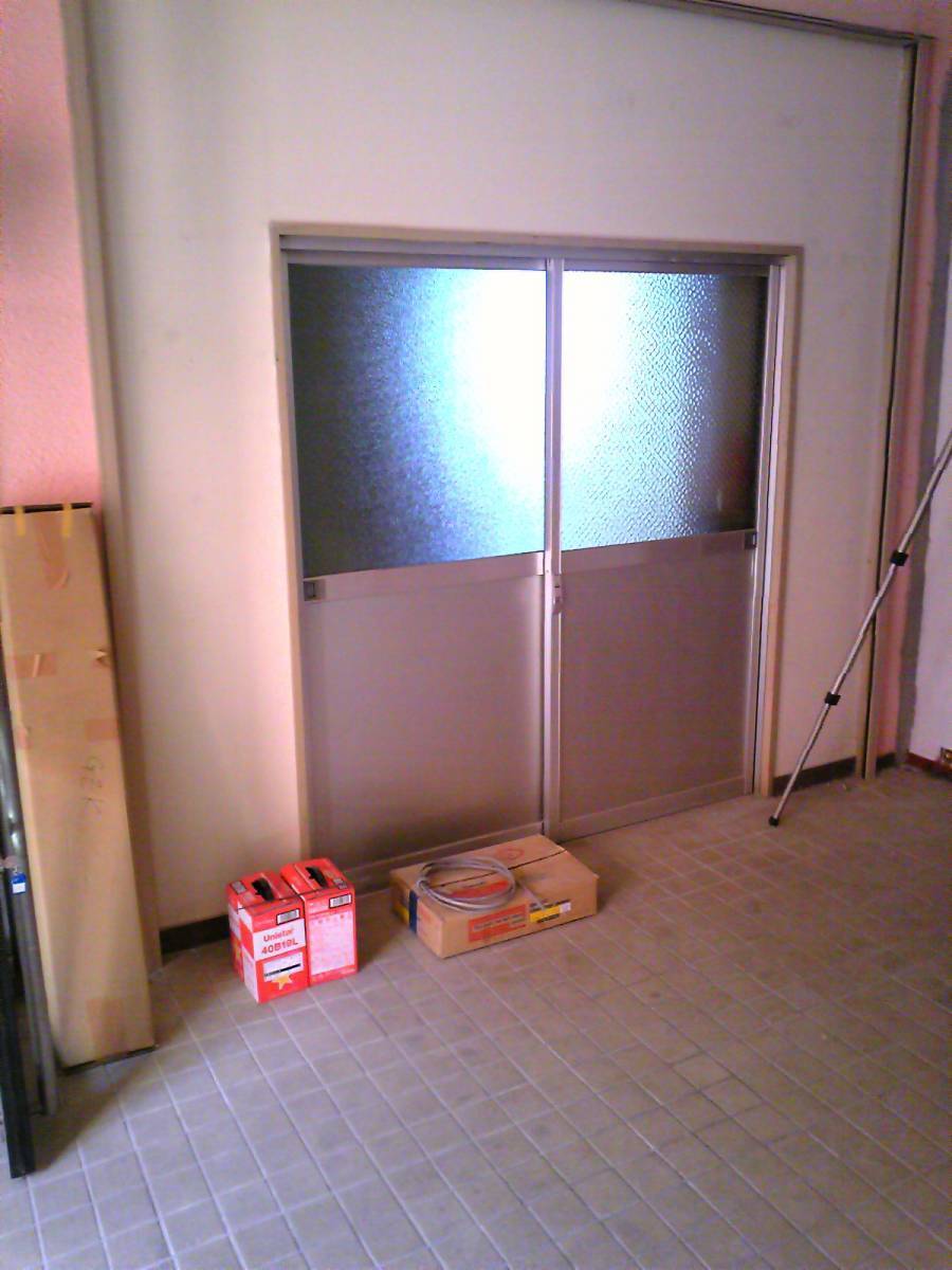 すまい:Reの0009 引戸に格子の施工前の写真1