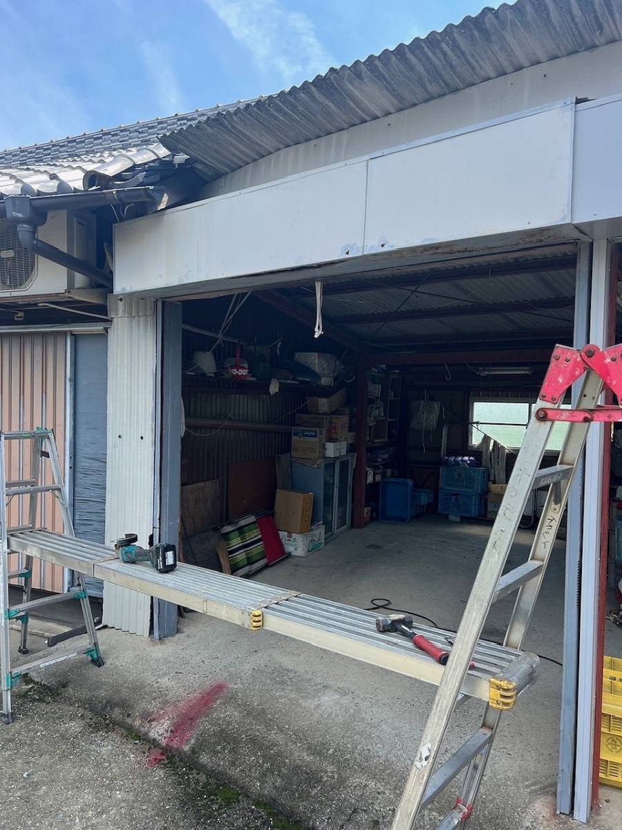 すまい:Reの0139 軽量シャッター交換工事 和歌山県橋本市隅田町中下の施工前の写真1