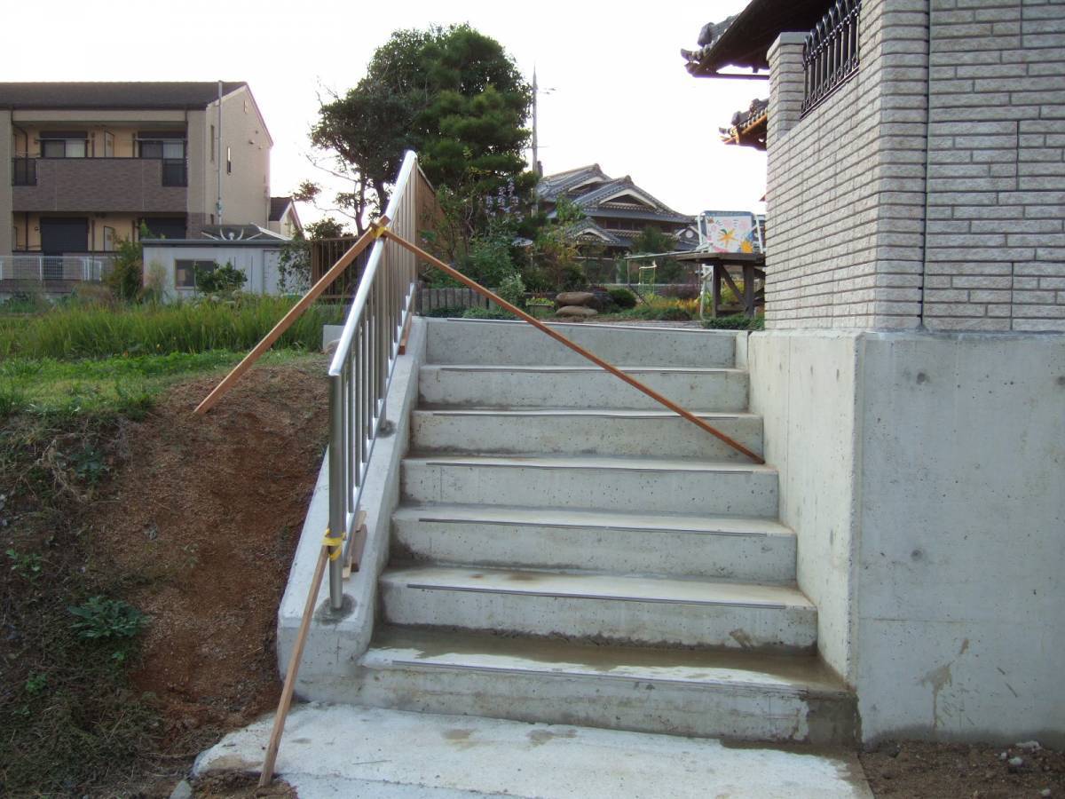 すまい:Reの0015 外部手すりの施工後の写真1