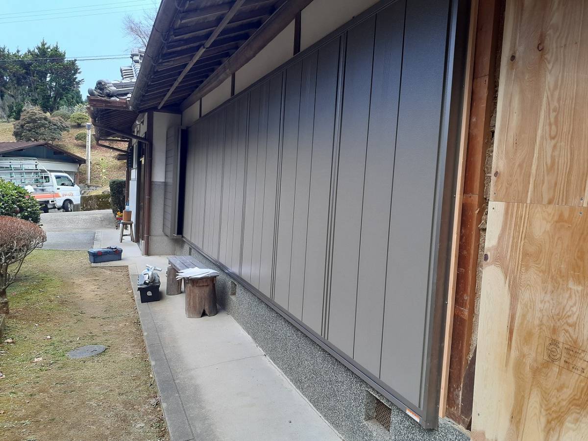 すまい:Reの0142 雨戸工事 和歌山県橋本市紀見の施工後の写真1