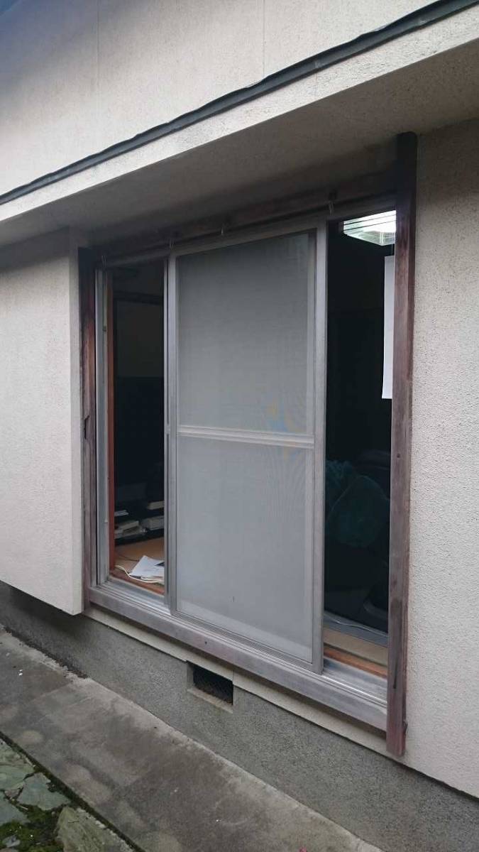 すまい:Reの0023 木製引戸をアルミ引戸にの施工前の写真3