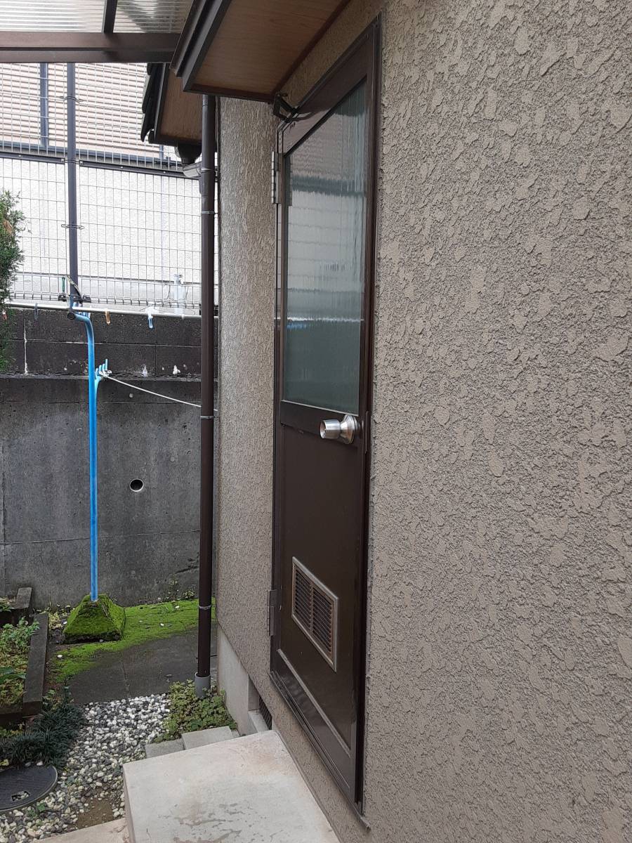 すまい:Reの0148 勝手口ドアの取替工事 和歌山県橋本市岸上の施工前の写真1