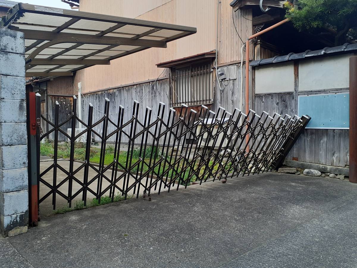 すまい:Reの0150 伸縮門扉取替工事 和歌山県橋本市東家の施工前の写真1