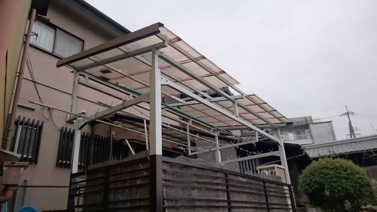 すまい:Reの0024 波板張替の施工前の写真1