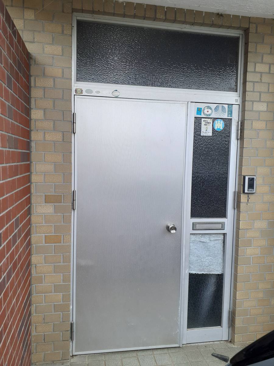 すまい:Reの0155 玄関ドアリシェント工事 和歌山県橋本市東家の施工前の写真1