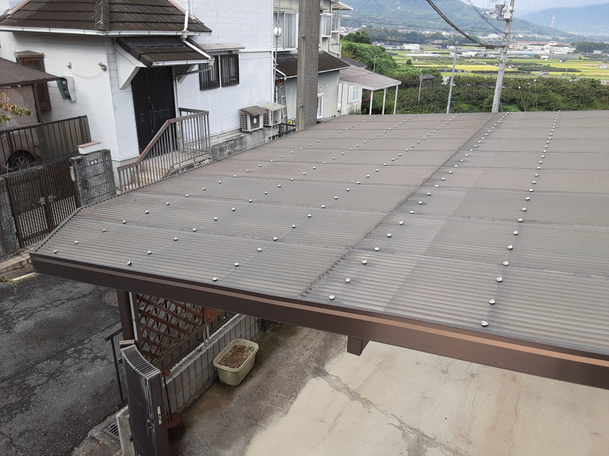 すまい:Reの0164 和歌山県橋本市清水 カーポート波板張替工事の施工前の写真1
