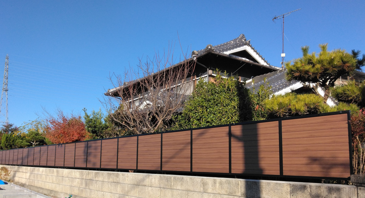 すまい:Reの0165 目隠しフェンス設置工事 和歌山県橋本市市脇の施工後の写真1