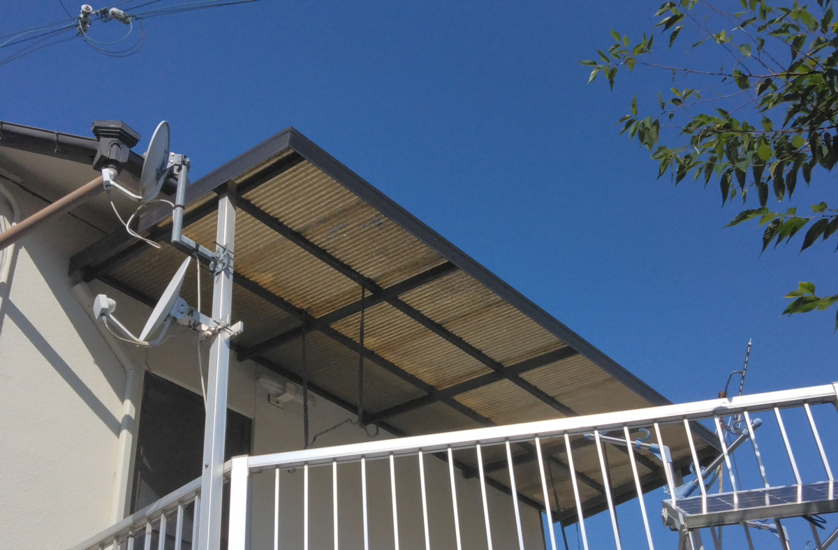 すまい:Reの0166 テラス屋根波板張替工事 和歌山県橋本市高野口町名倉の施工前の写真1