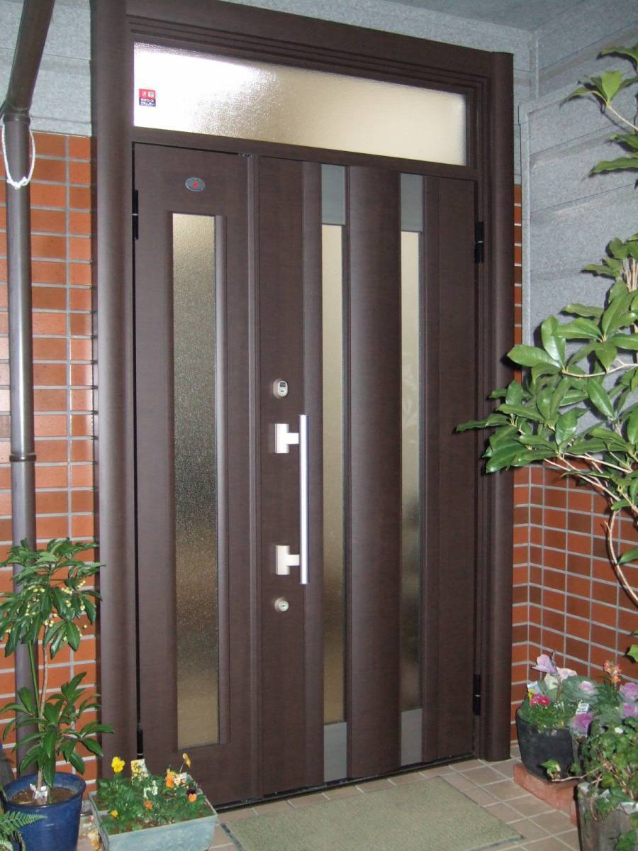 すまい:Reの0056 玄関工事の施工後の写真1
