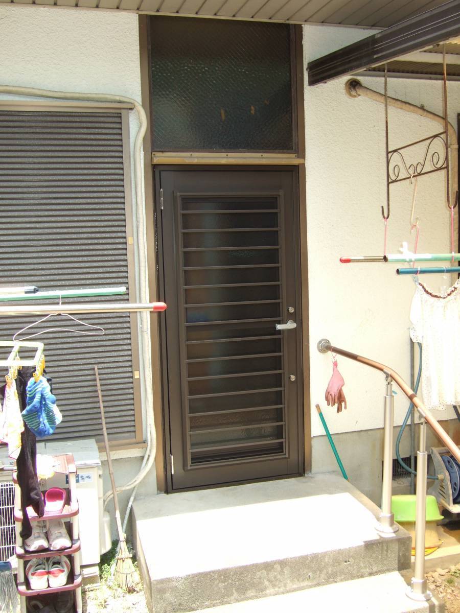 すまい:Reの0058 勝手口ドア交換の施工後の写真1