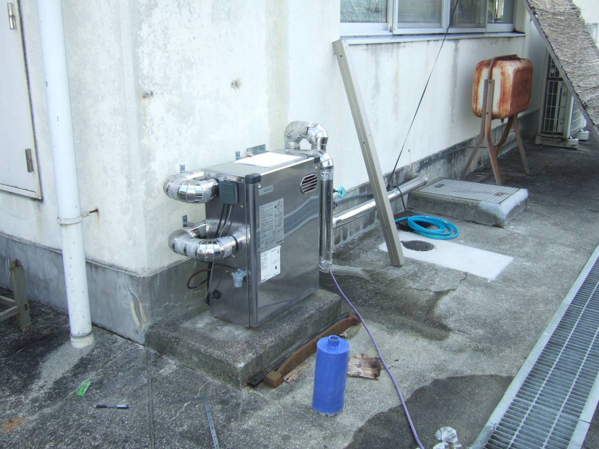 すまい:Reの0066 危険防止 ボイラー囲いの施工前の写真1
