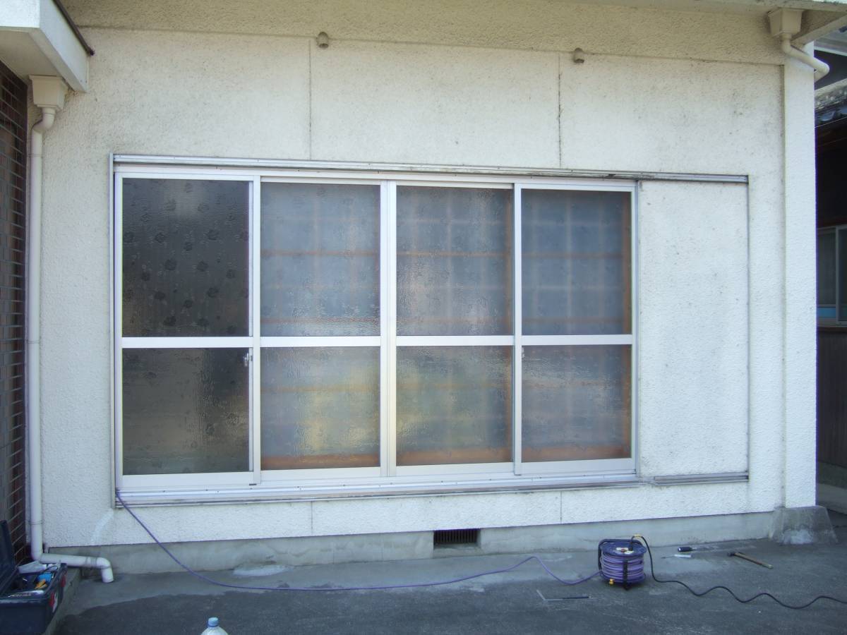 すまい:Reの0068 雨戸取付の施工前の写真1