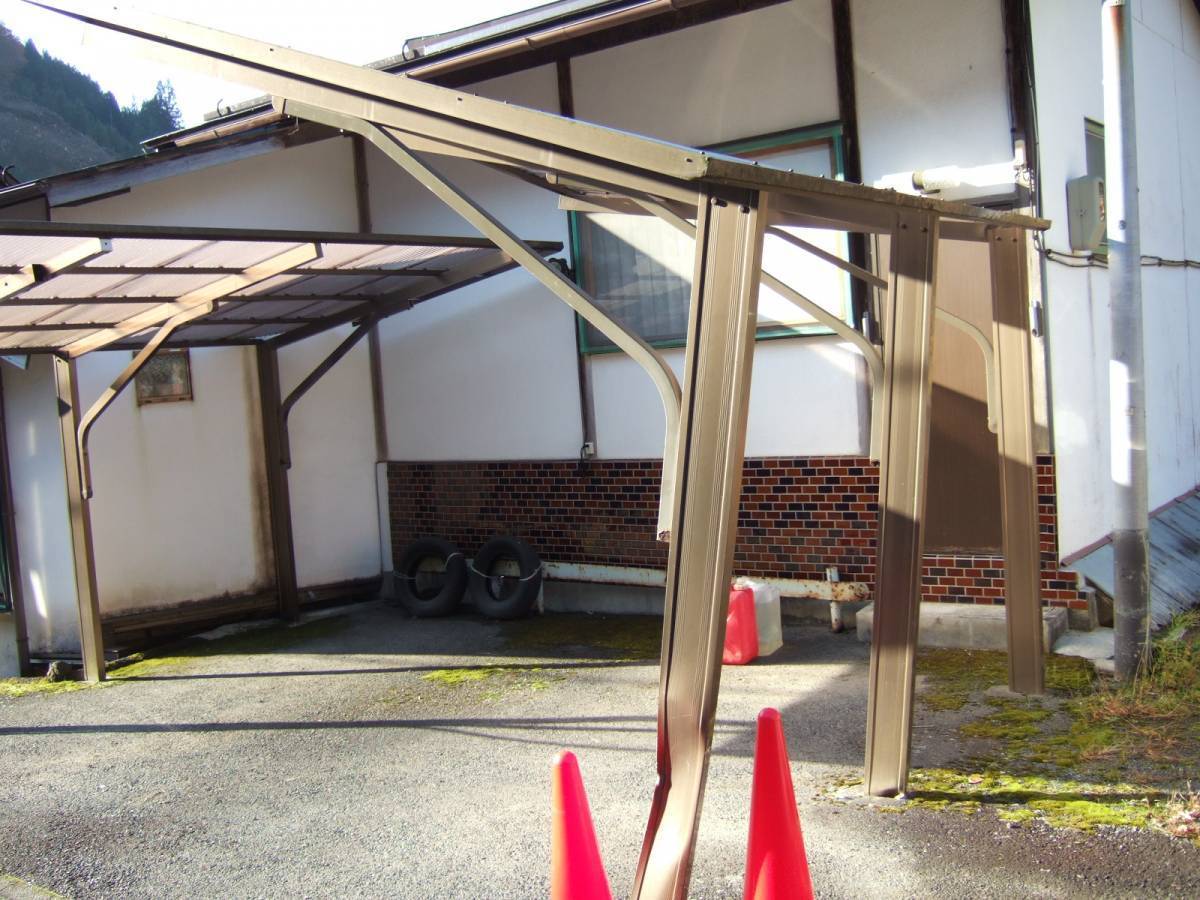 すまい:Reの0069 カーポート工事の施工前の写真1