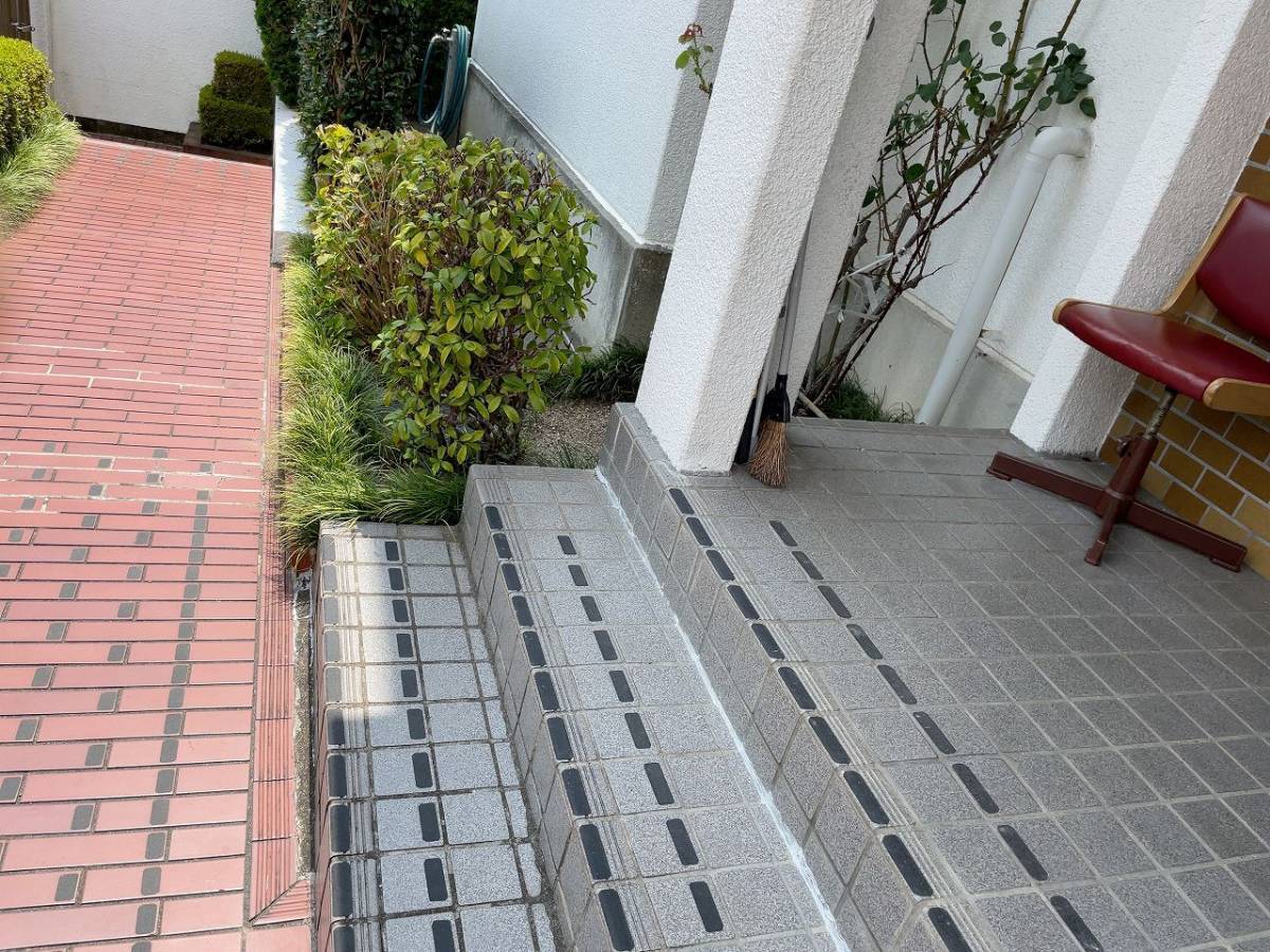 すまい:Reの0079 外部手すり工事の施工前の写真2
