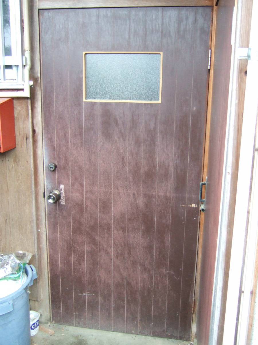 すまい:Reの0080 木製ドア交換の施工前の写真1
