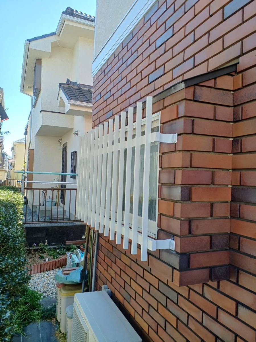 横浜トーヨー住器の面格子 簡単取付でセキュリティ効果アップ!の施工後の写真2