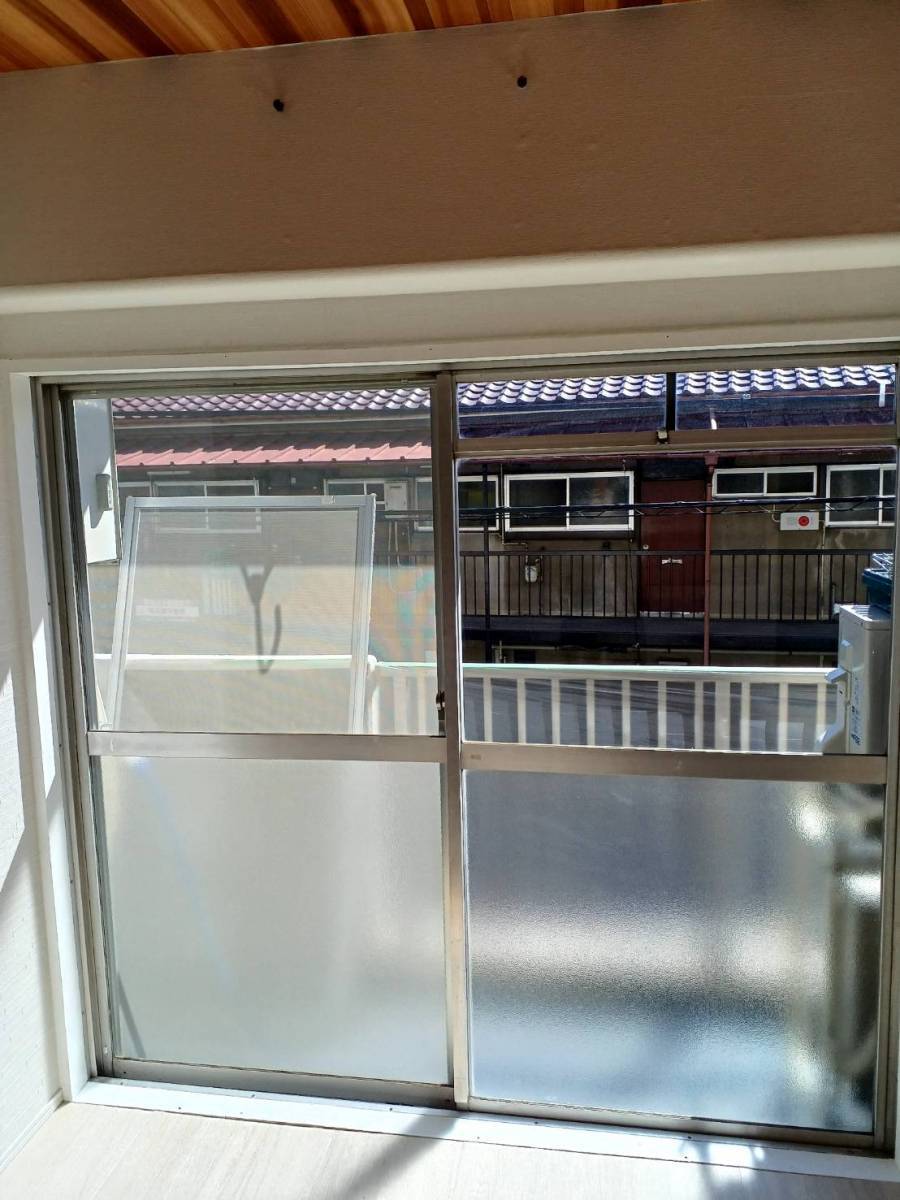 横浜トーヨー住器のインプラスで断熱効果アップ!補助金利用でお得に!の施工前の写真1