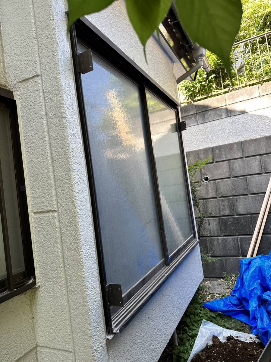 横浜トーヨー住器の窓を新品に!リプラスのご紹介の施工前の写真1