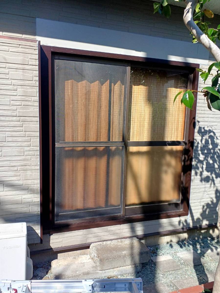 横浜トーヨー住器の自然災害に備えて窓の強化を!!リフォームシャッターの施工前の写真1