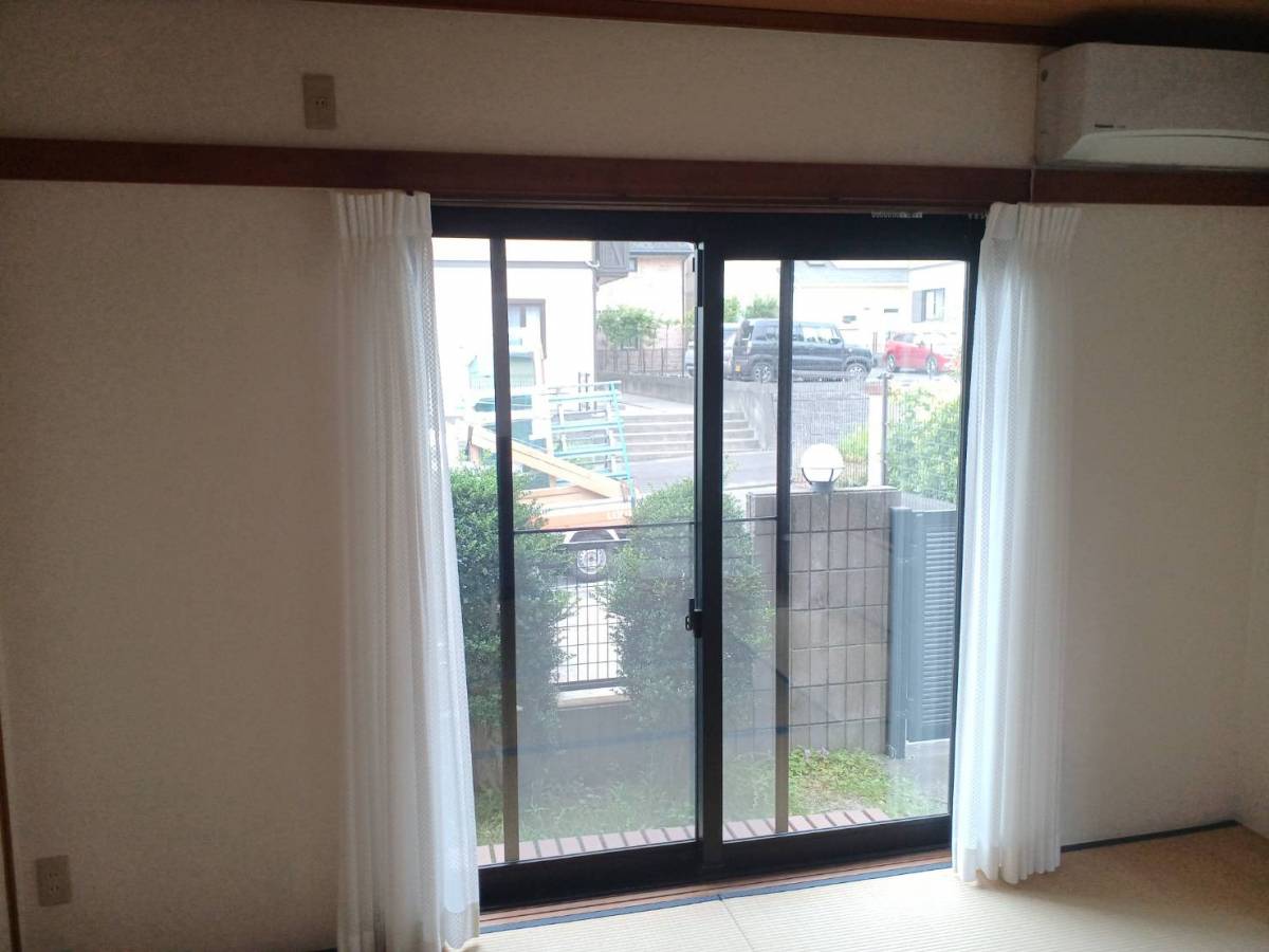 横浜トーヨー住器の暑さも本格化!!内窓設置で冷やした空気を逃がさない!の施工前の写真1