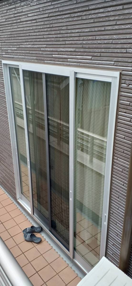 横浜トーヨー住器のYKK マドリモシャッターのご紹介の施工前の写真1