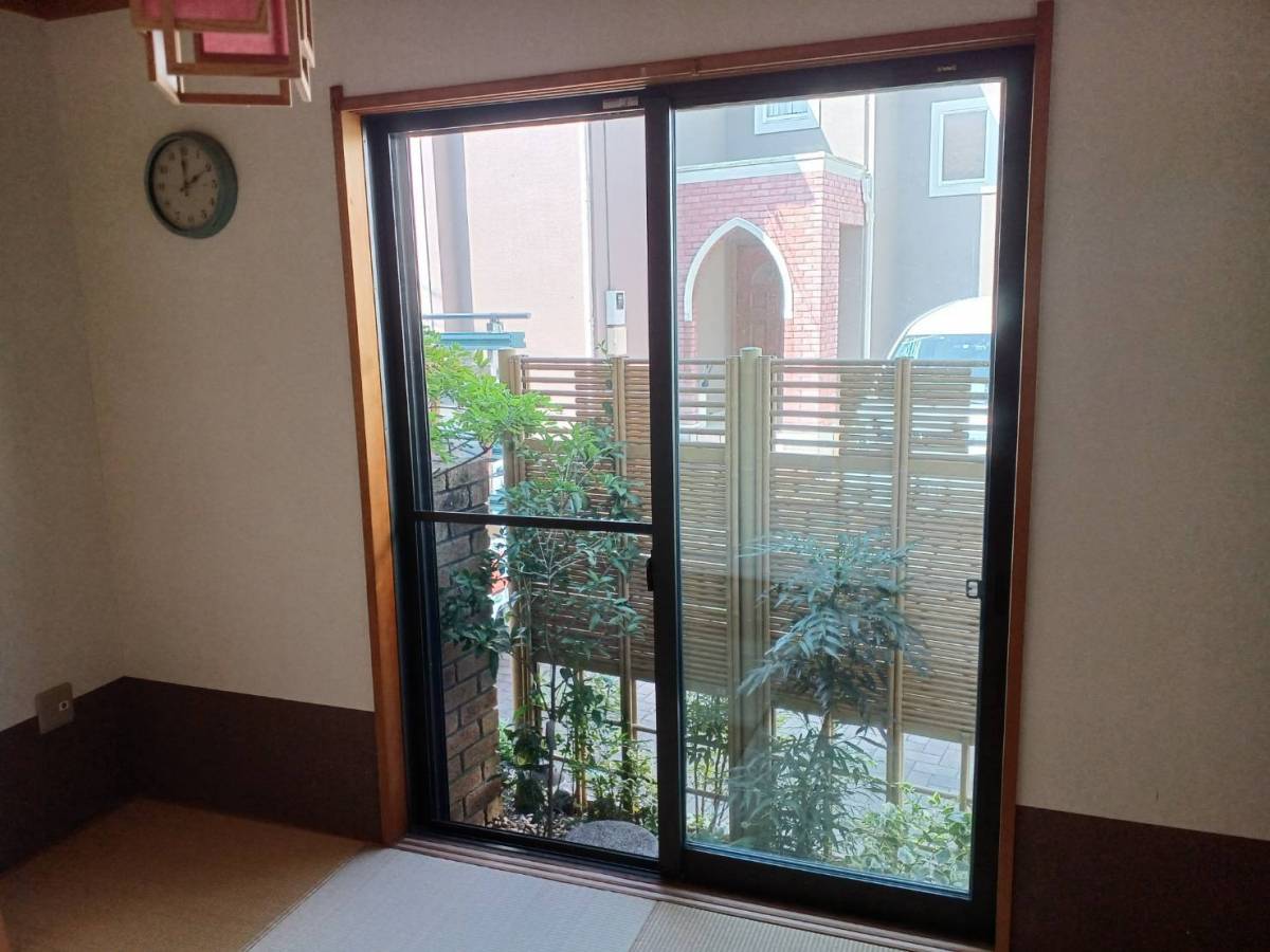 横浜トーヨー住器のお部屋に合わせたガラスで空間コーディネート!~インプラス~の施工前の写真1