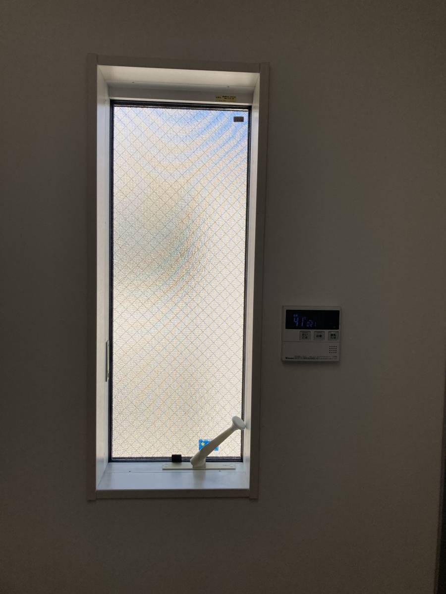 横浜トーヨー住器の暖かい空気は逃がさず、暑い日差しは遮断!電気代が節約できる エコスクリーン!の施工前の写真1