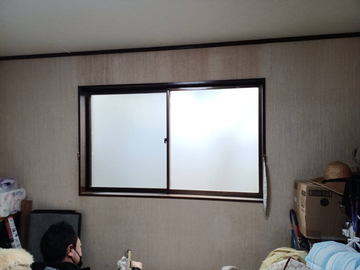 横浜トーヨー住器の内窓設置で断熱効果!補助金活用でお得に施工をの施工前の写真1