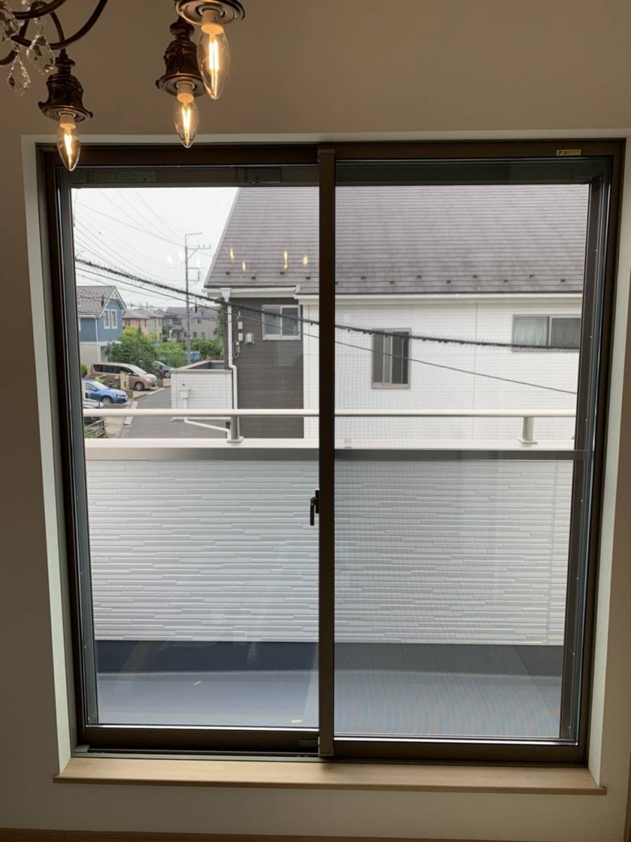 横浜トーヨー住器の夏の暑さに悩まされるリビングも「インプラス」で快適空間に!の施工前の写真1
