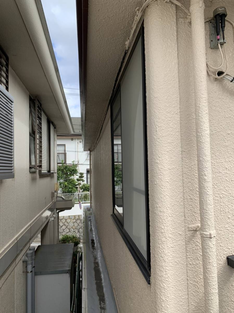 横浜トーヨー住器の通気性・採光性を確保しながらしっかり目隠し!の施工前の写真1