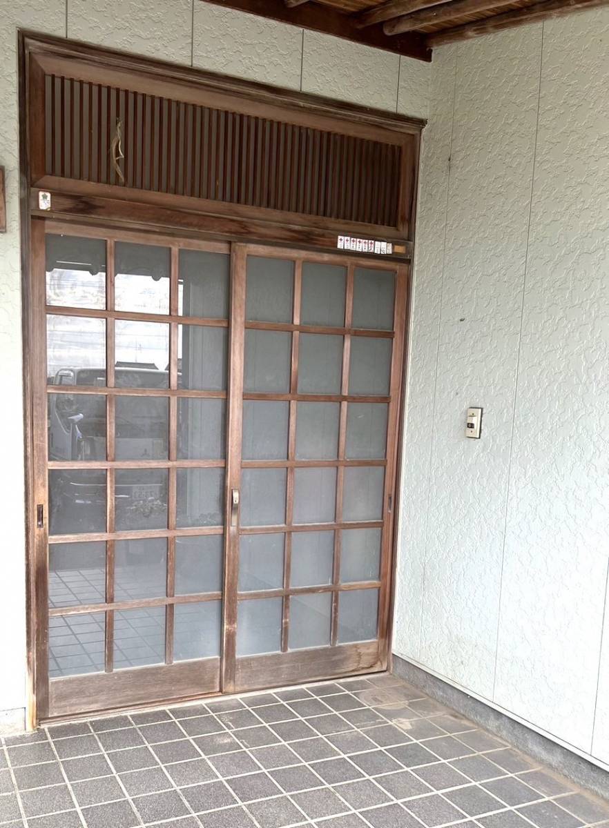 杉山トーヨー住器の玄関交換工事(リシェント、袋井市)の施工前の写真1
