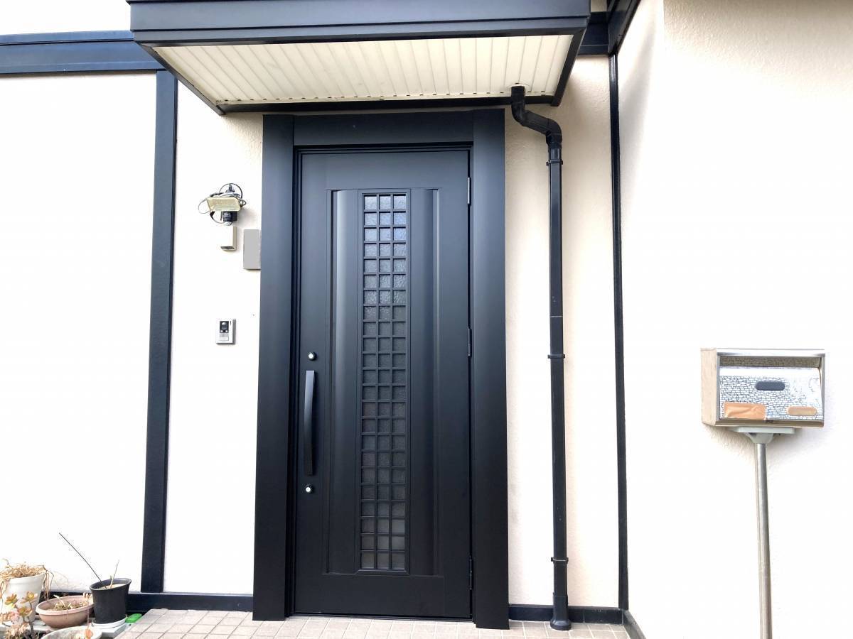 杉山トーヨー住器のリシェント工事(玄関取替)の施工後の写真2